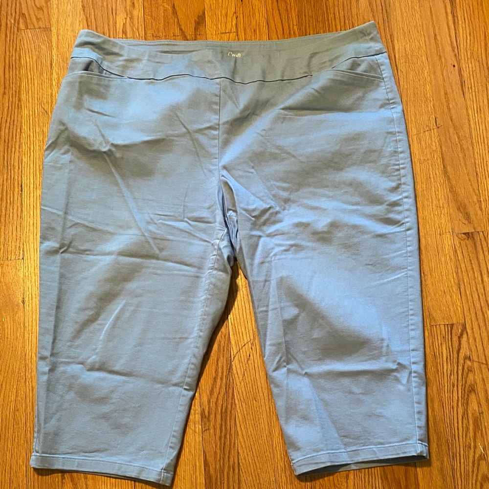 Croft & Barrow Blue Capris